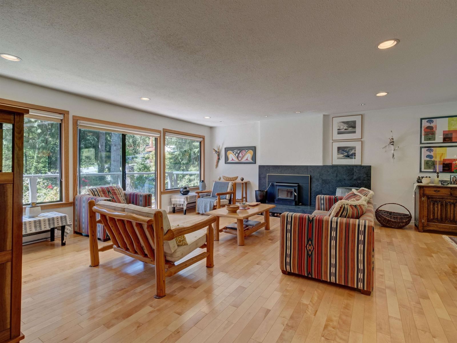 Listing Image 4