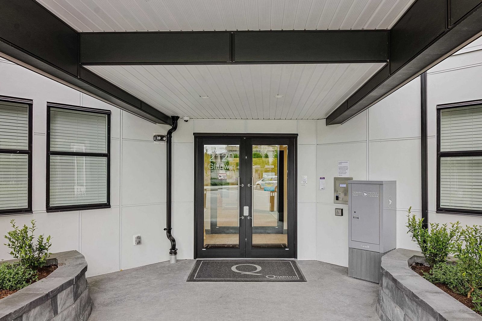 Listing Image 18