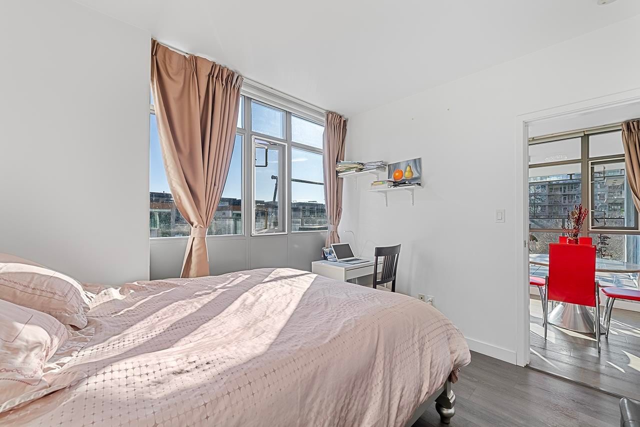 Listing Image 11