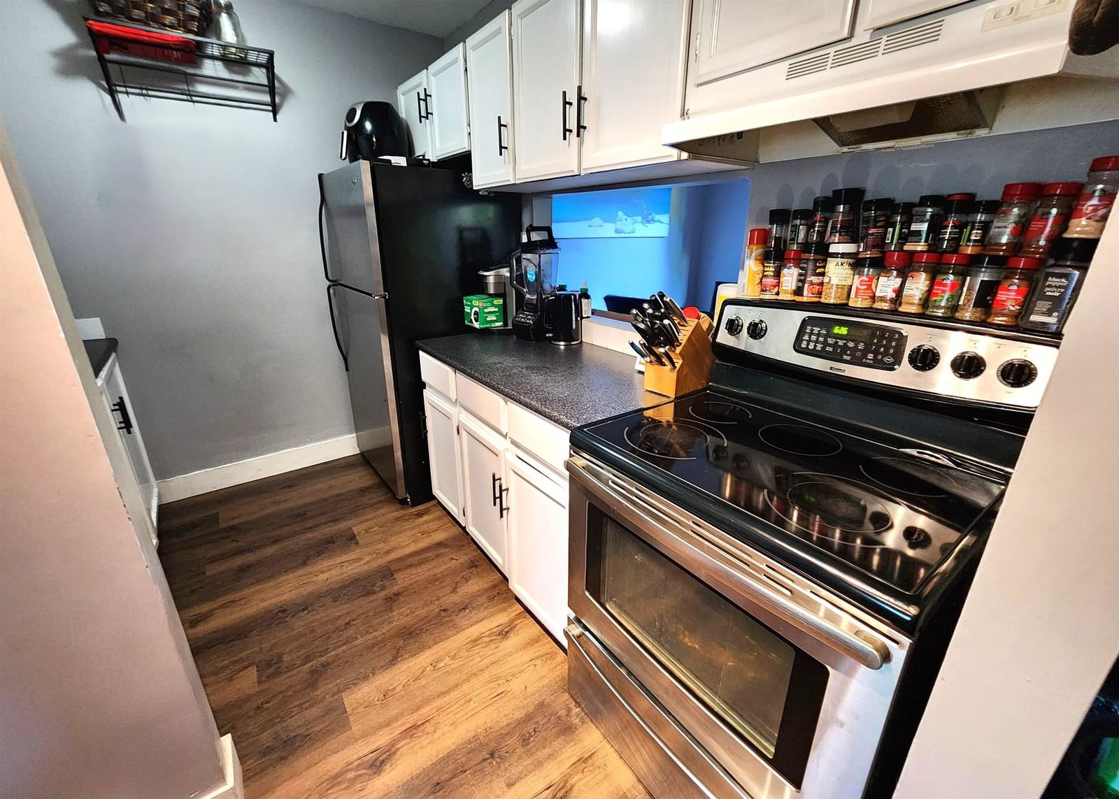 Listing Image 5
