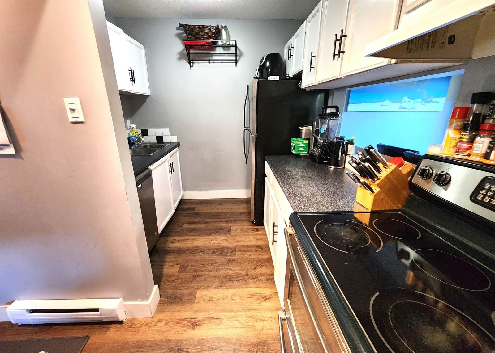 Listing Image 6