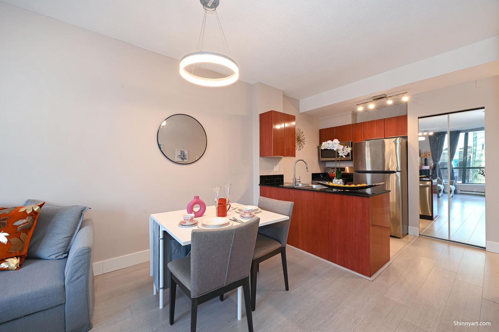 Listing Image 10