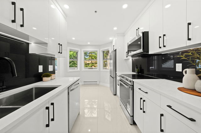 303 - 2615 Jane Street