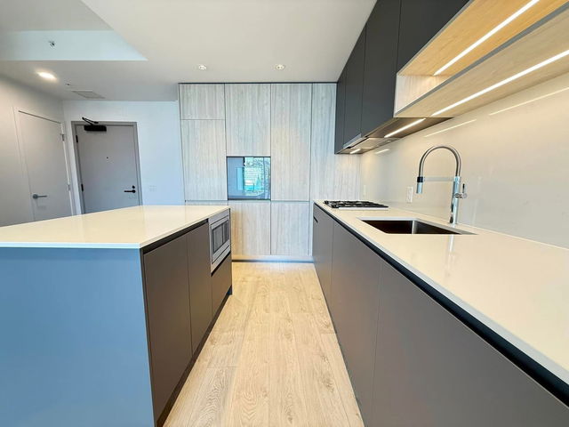 323 - 6808 Minoru Boulevard