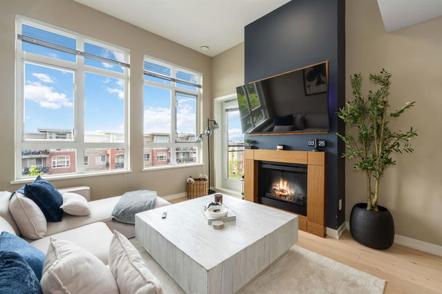 412 - 2940 King George Boulevard