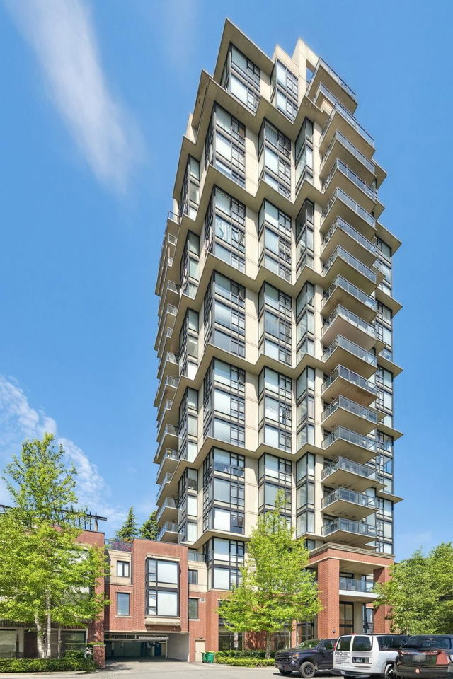 1401 - 15 Royal Avenue