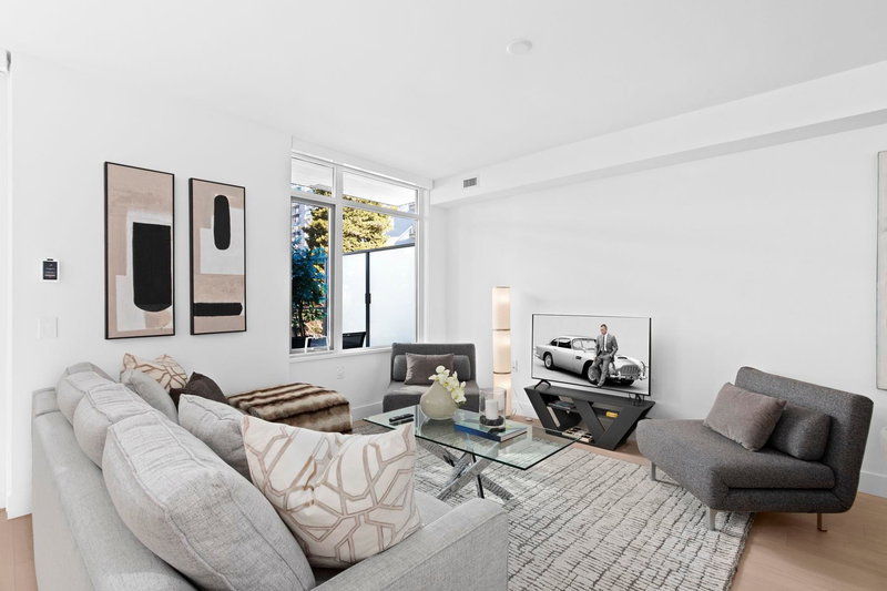 301 - 1331 Marine Drive, West Vancouver, V7T 1B6 | Image 3