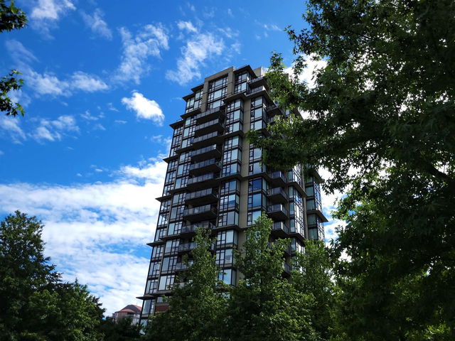 1101 - 11 Royal Avenue