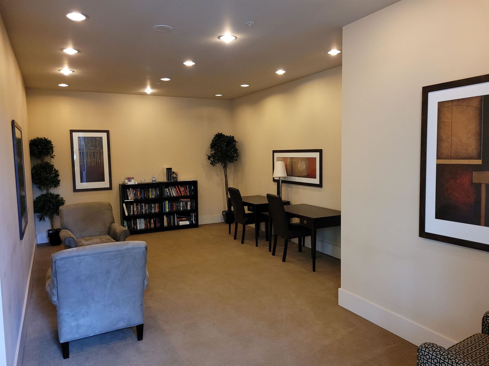Listing Image 12