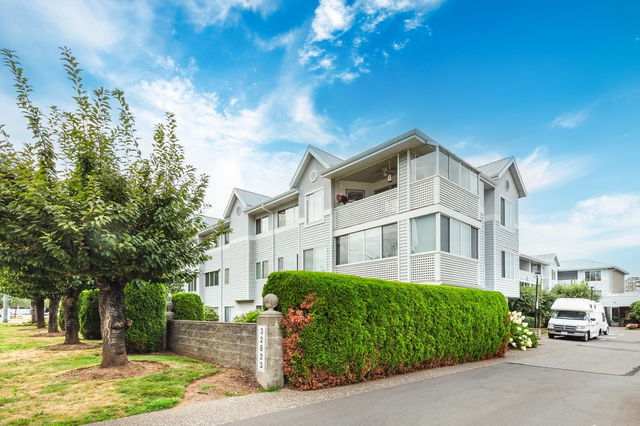 205 - 32823 Landeau Place