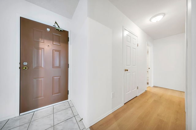 205 - 32823 Landeau Place