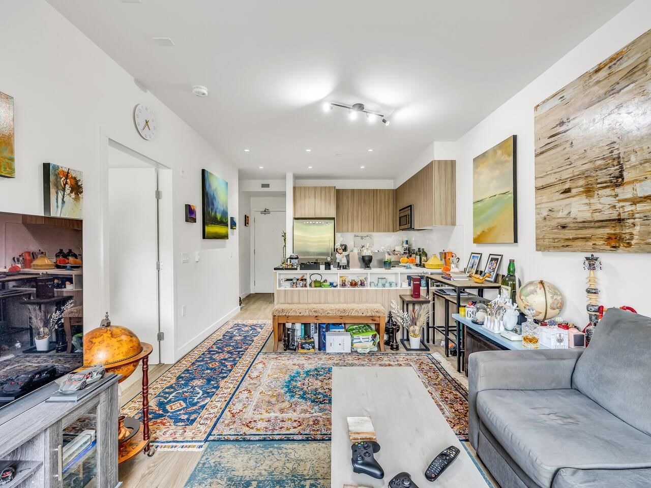 Listing Image 11