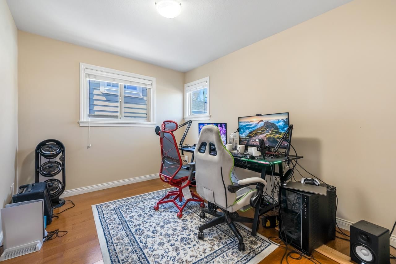 Listing Image 9