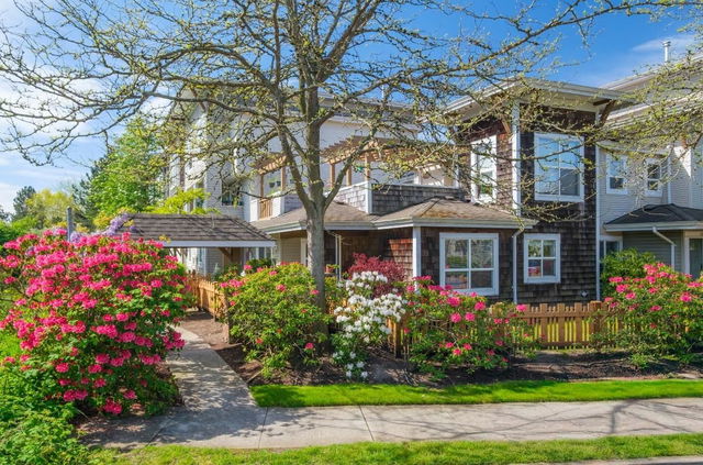 32 - 7111 Lynnwood Drive