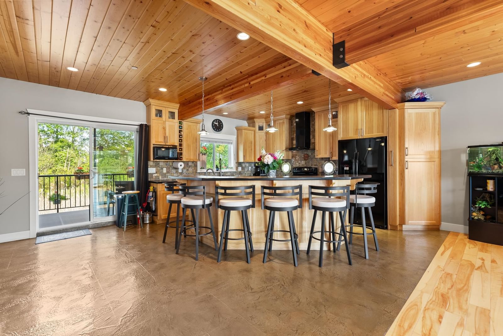 Listing Image 10