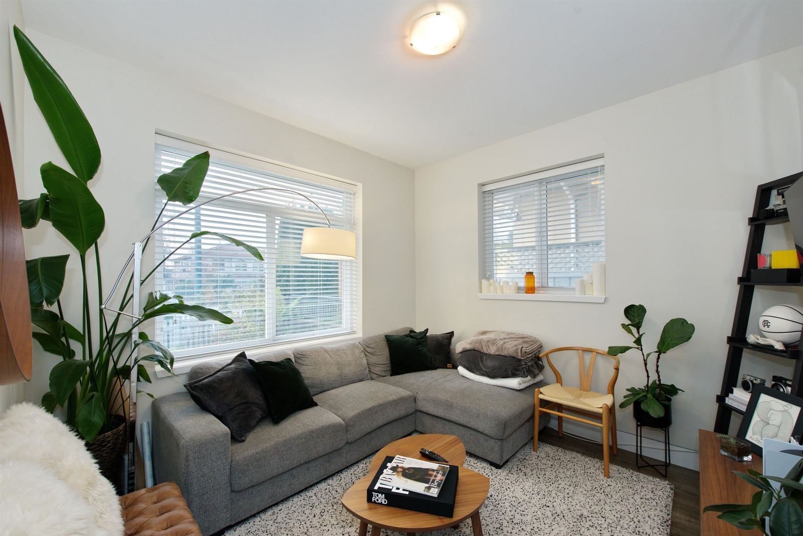 Listing Image 19