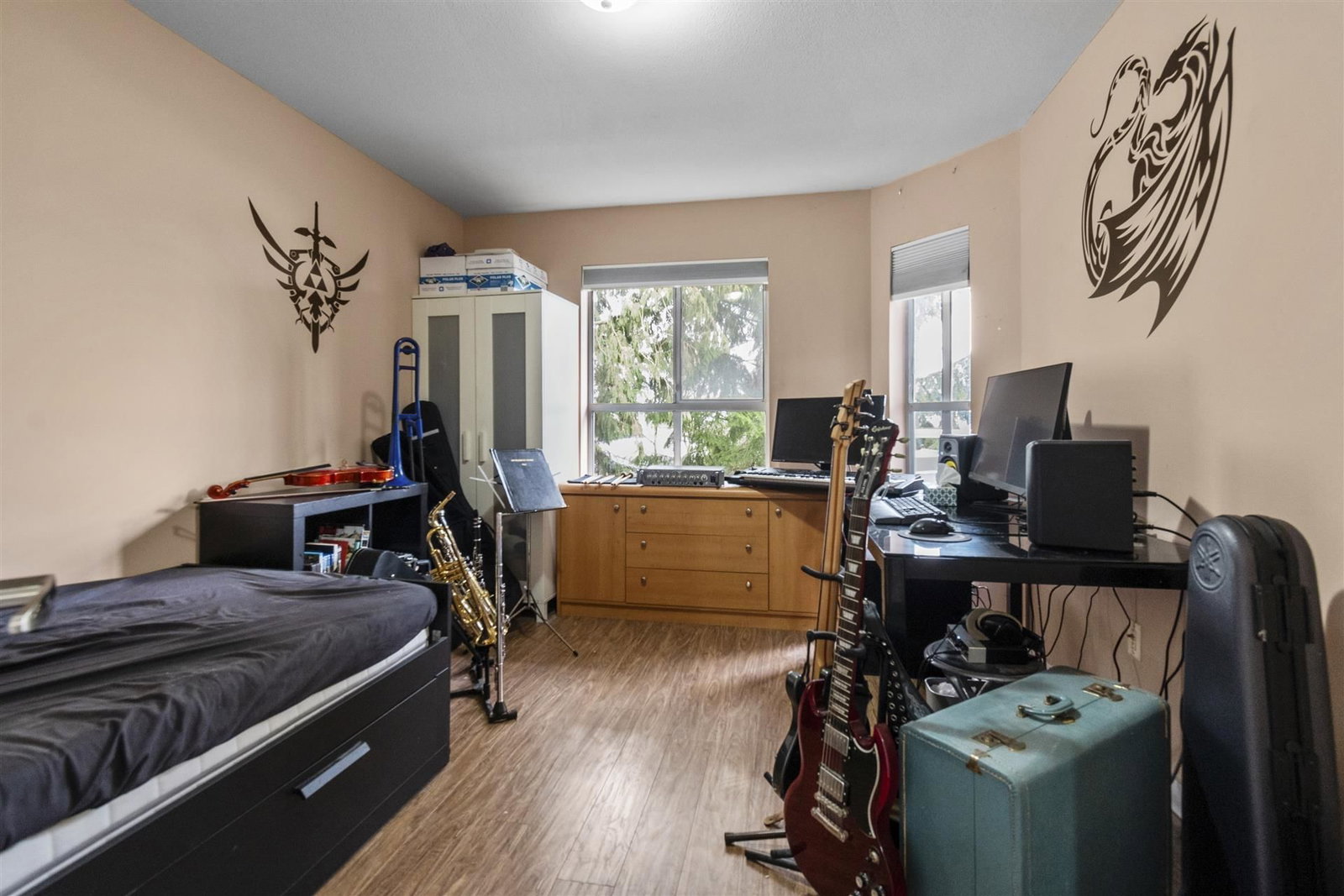 Listing Image 19