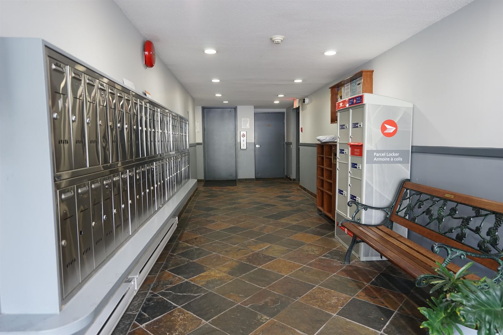 Listing Image 4