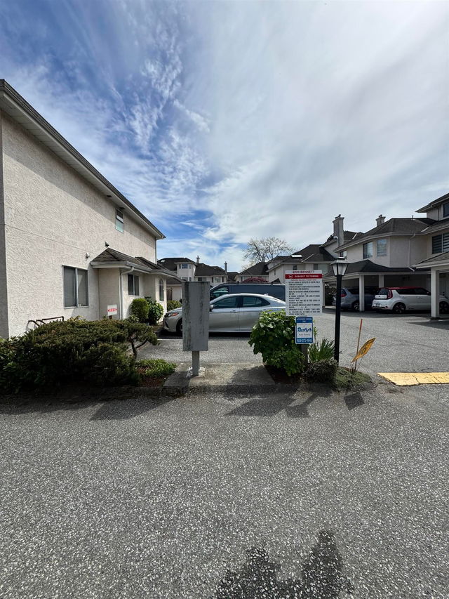 22 - 8220 Bennett Road