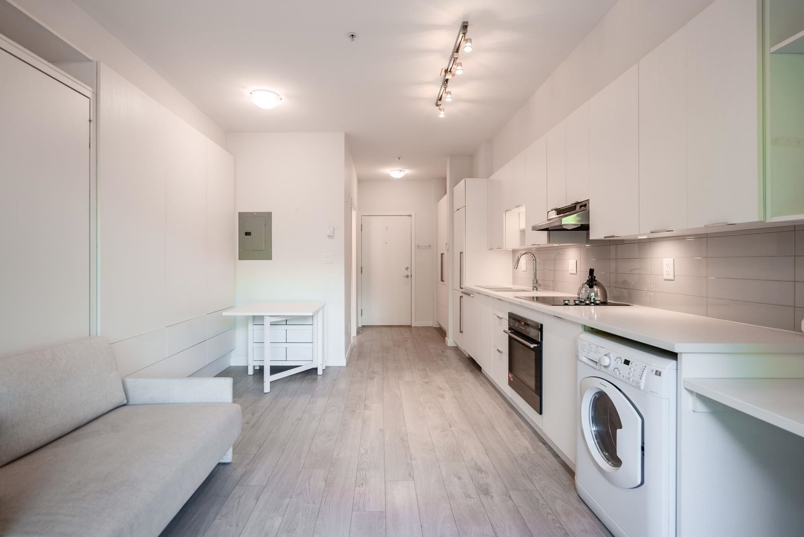 Listing Image 12