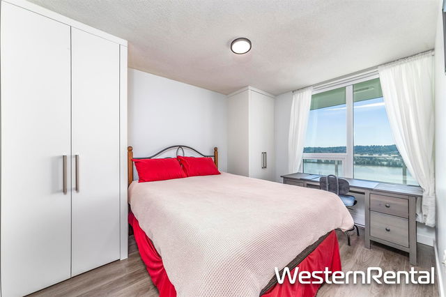 11F - 988 Quayside Drive