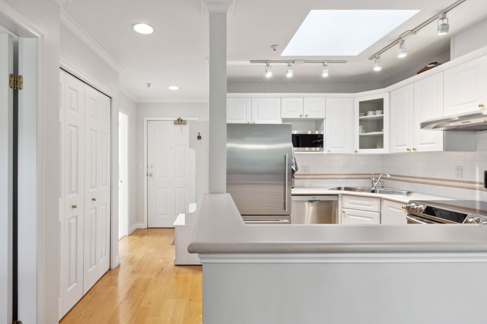 Listing Image 14
