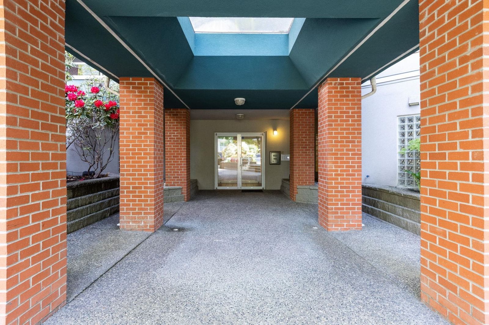 Listing Image 28
