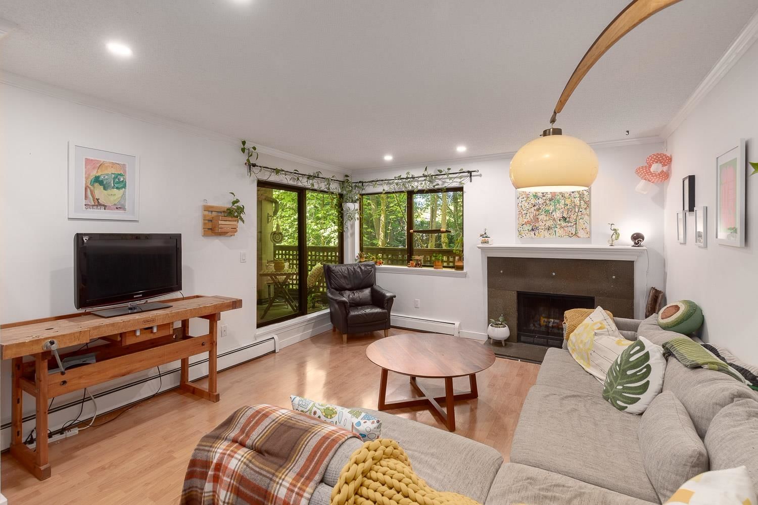 Listing Image 11