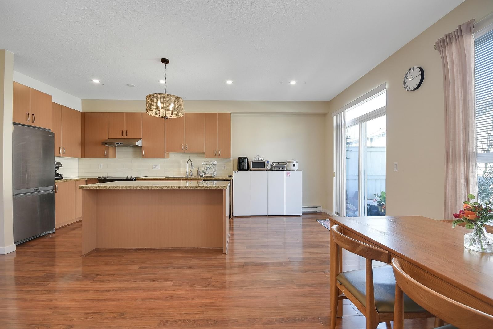 Listing Image 14