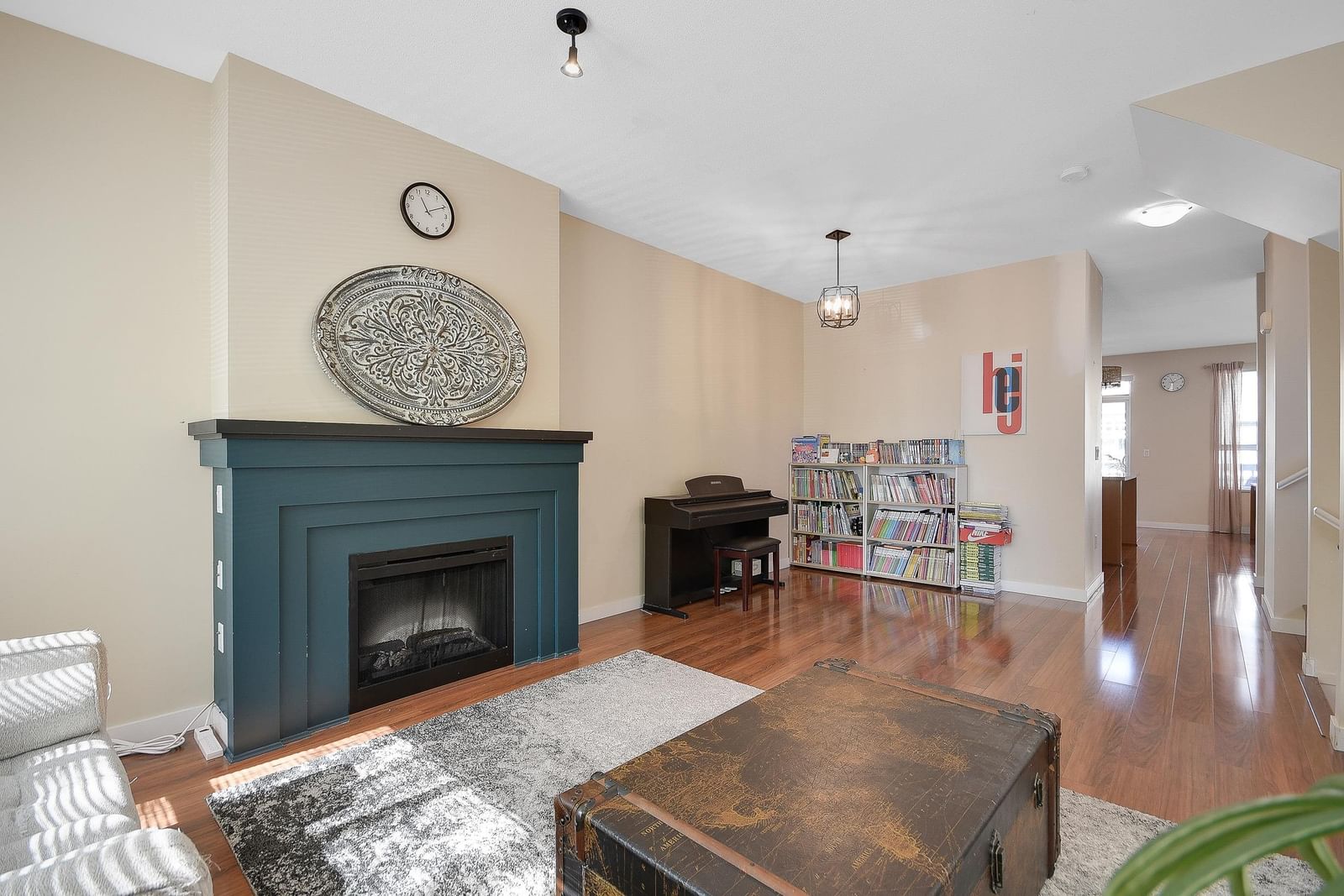 Listing Image 8