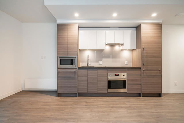 307 - 13655 Fraser Highway