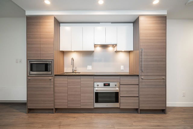 307 - 13655 Fraser Highway
