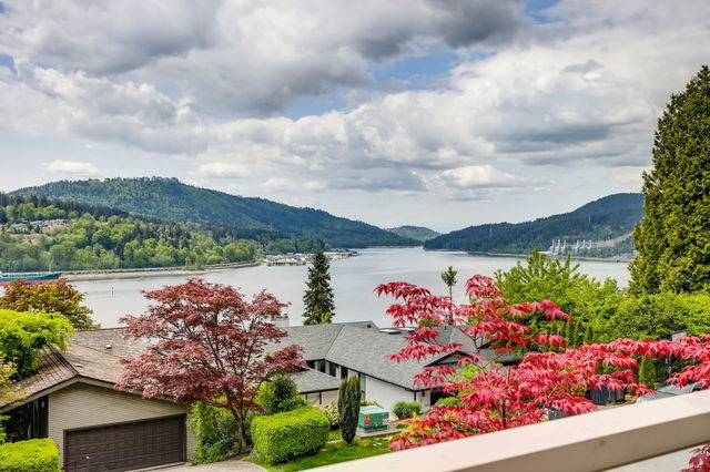 31 Axford Bay