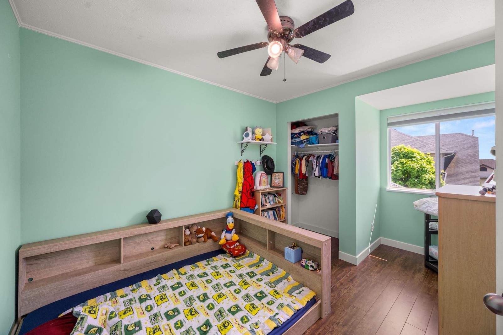 Listing Image 16