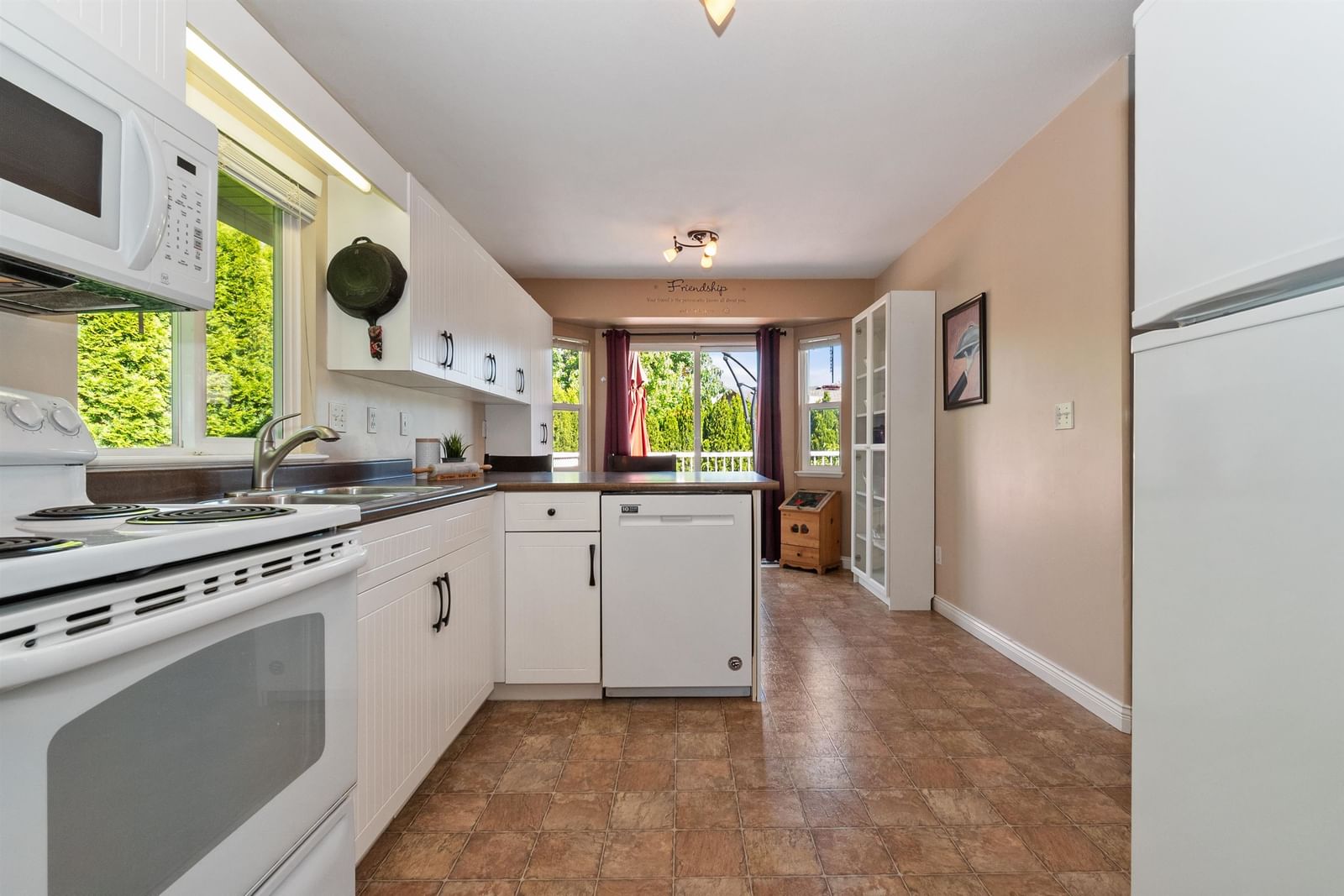 Listing Image 11