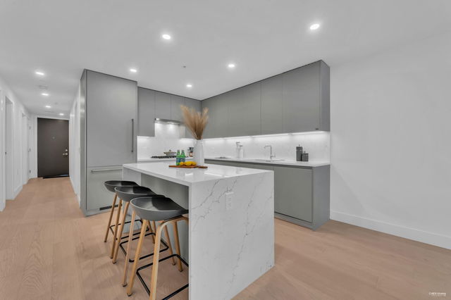 204 - 1331 Marine Drive