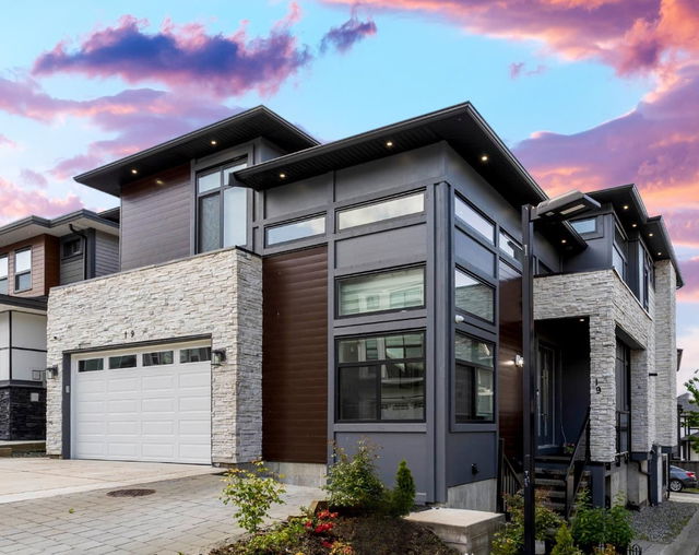 19 - 4295 Old Clayburn Road