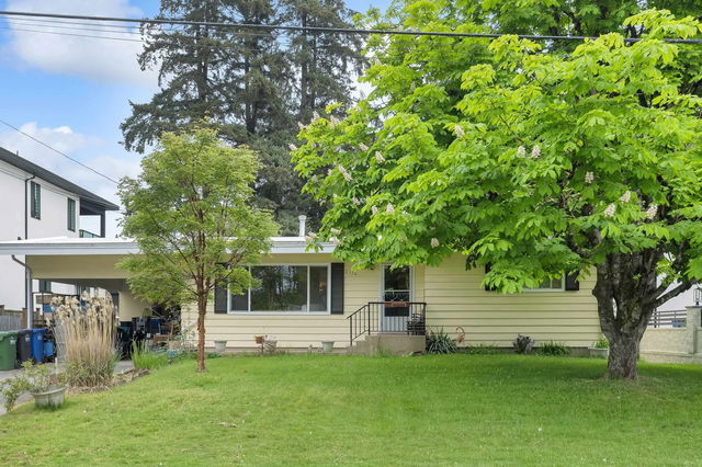 2136 Sherwood Crescent