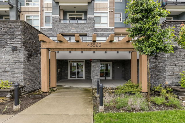 414 - 45562 Airport Road