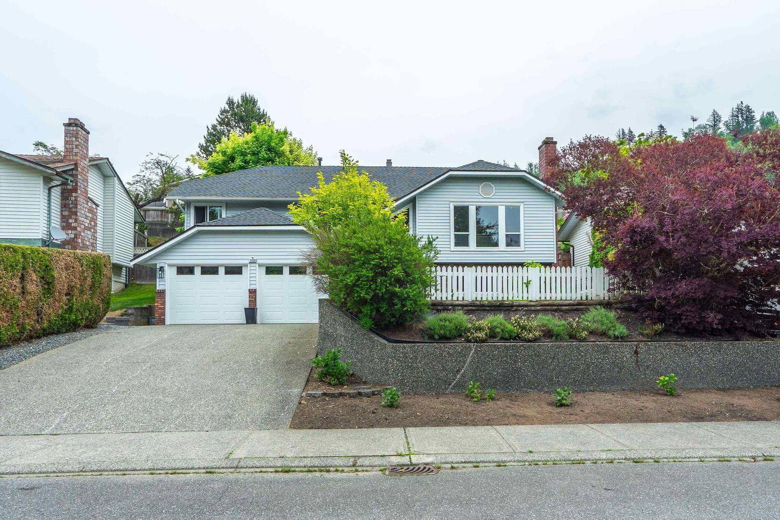 Listing Image 0