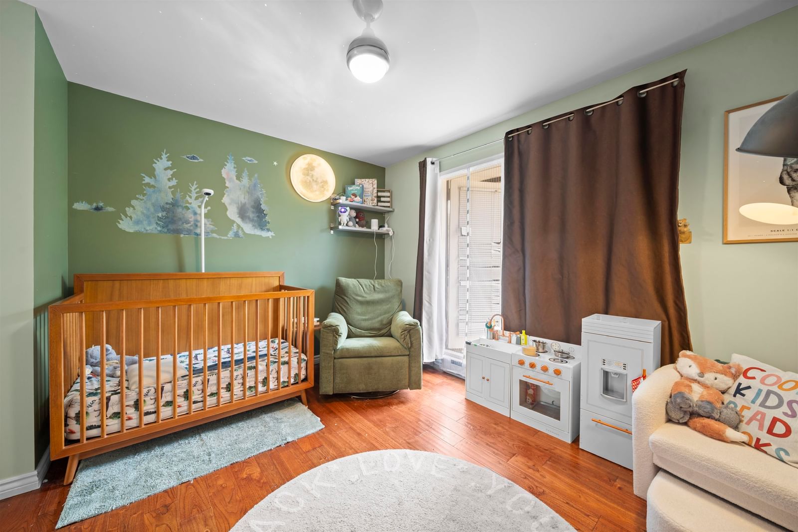Listing Image 12