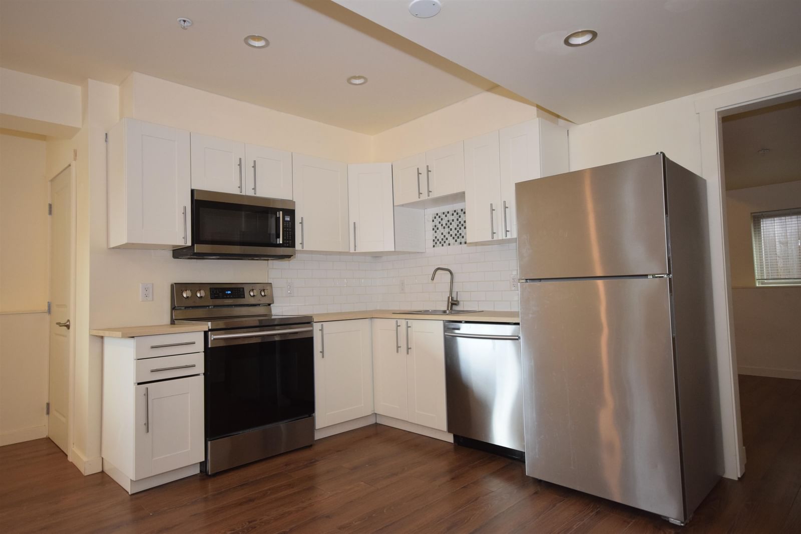 Listing Image 13