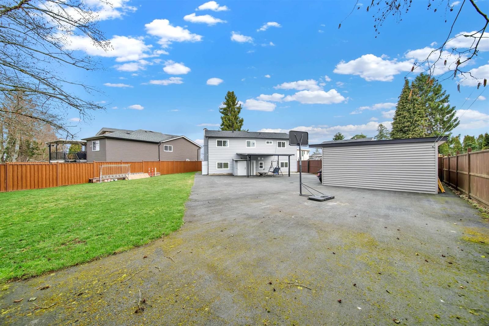Listing Image 12