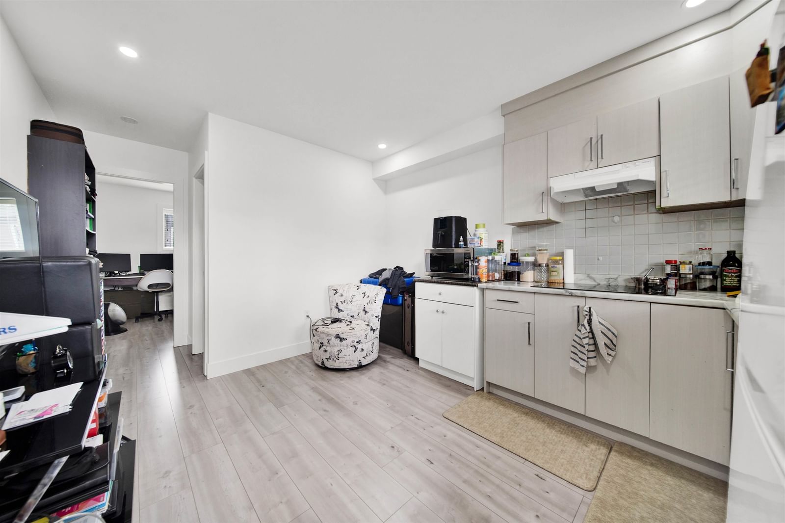 Listing Image 21