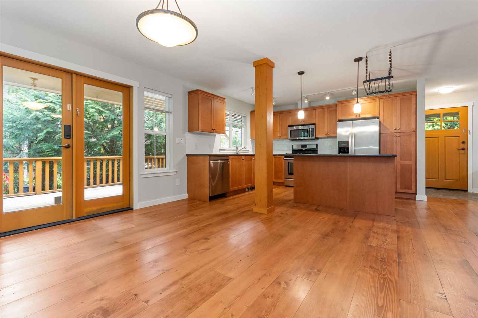 Listing Image 14