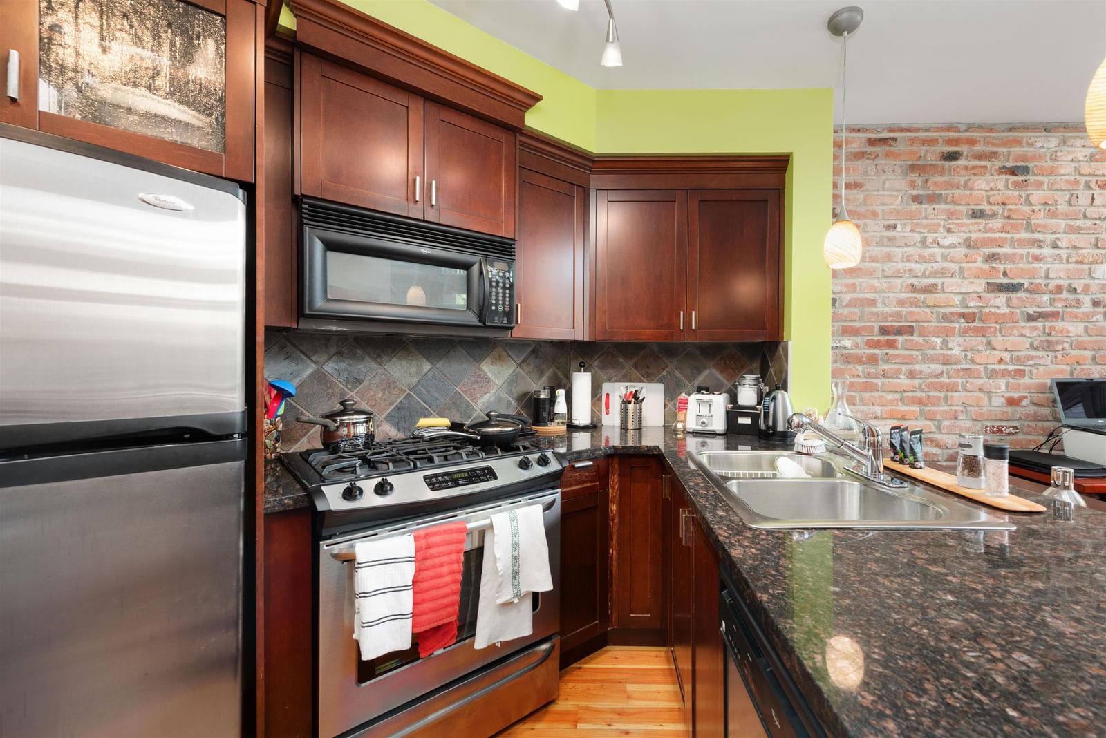 Listing Image 10