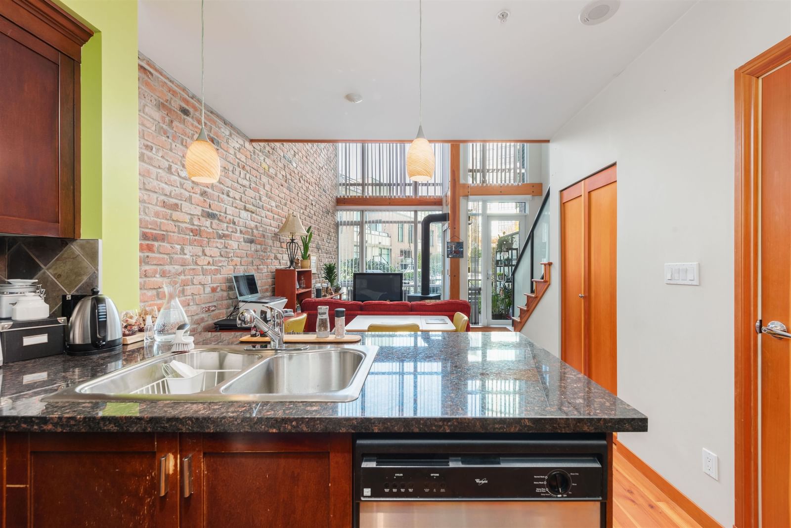 Listing Image 12