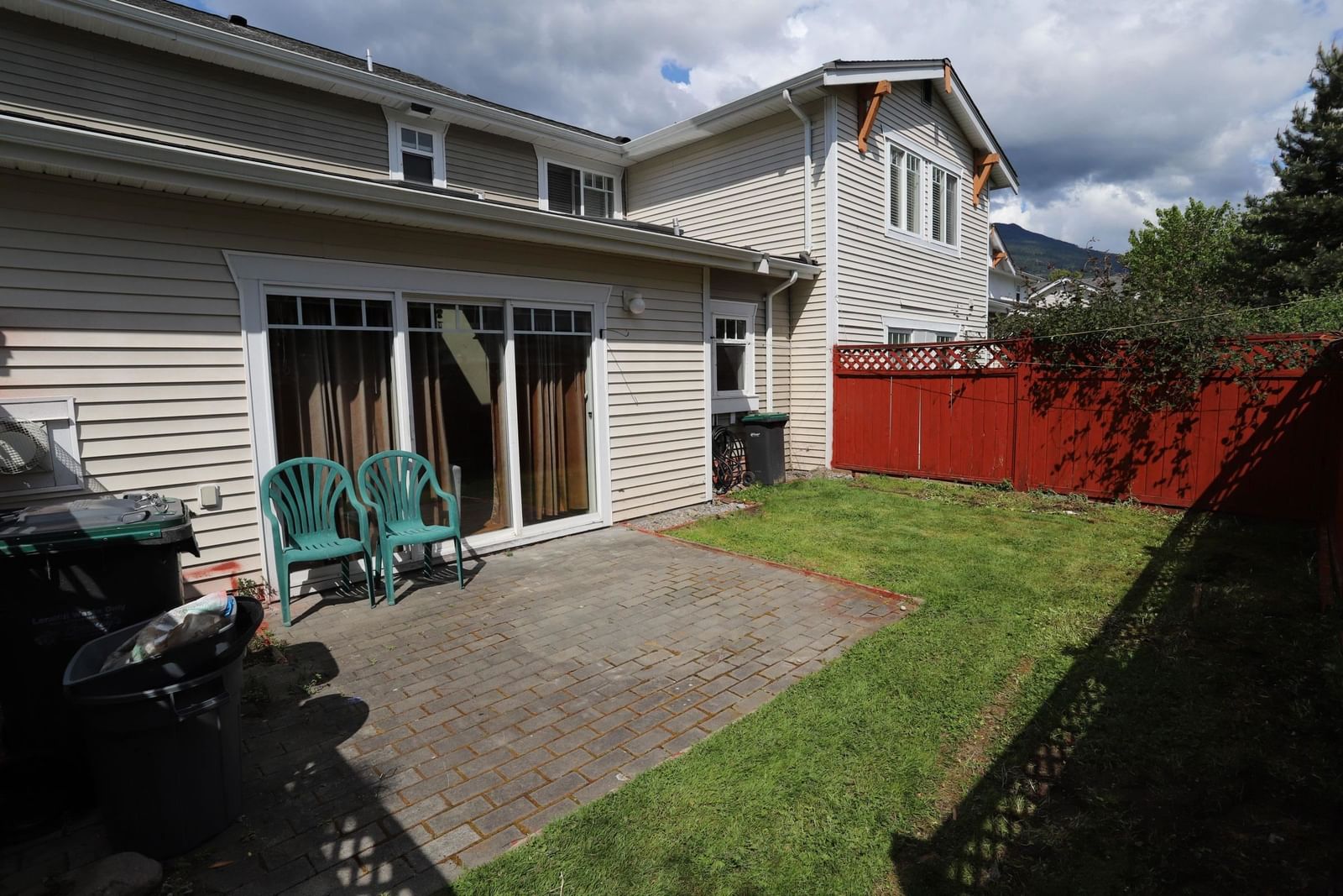 Listing Image 4