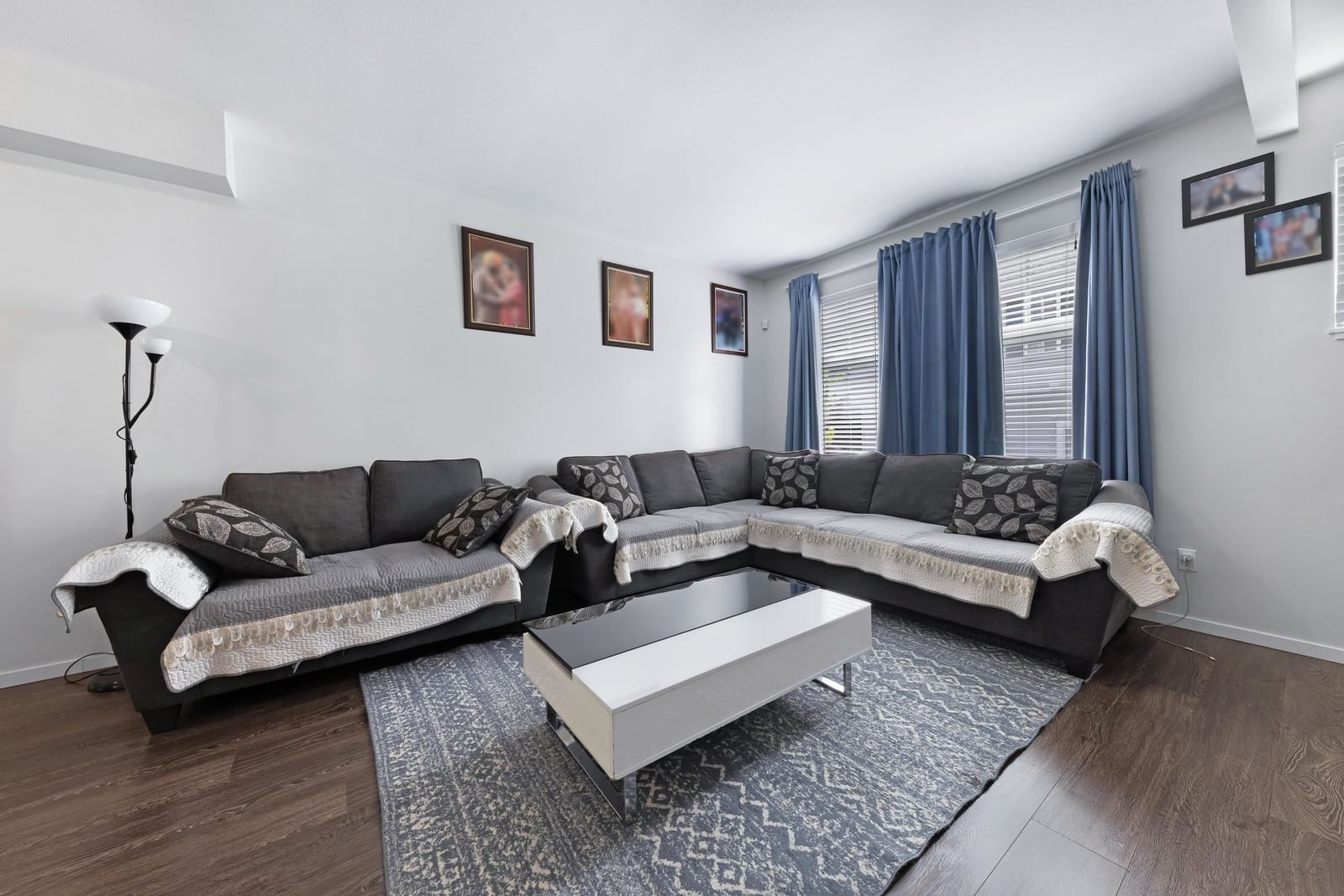 Listing Image 9