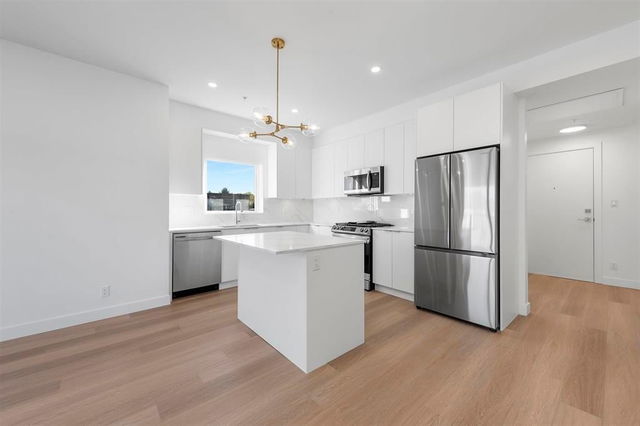 401 - 2331 Kelly Avenue